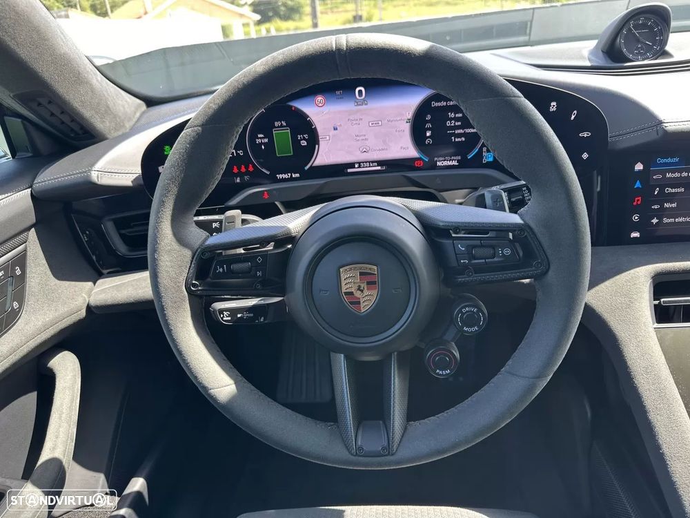 Porsche Taycan Sport Turismo GTS - 35