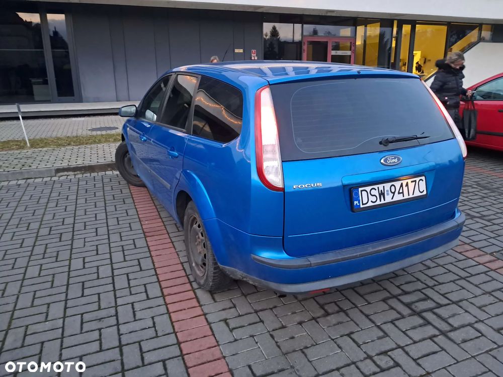 Ford Focus 1.6 Ambiente - 1