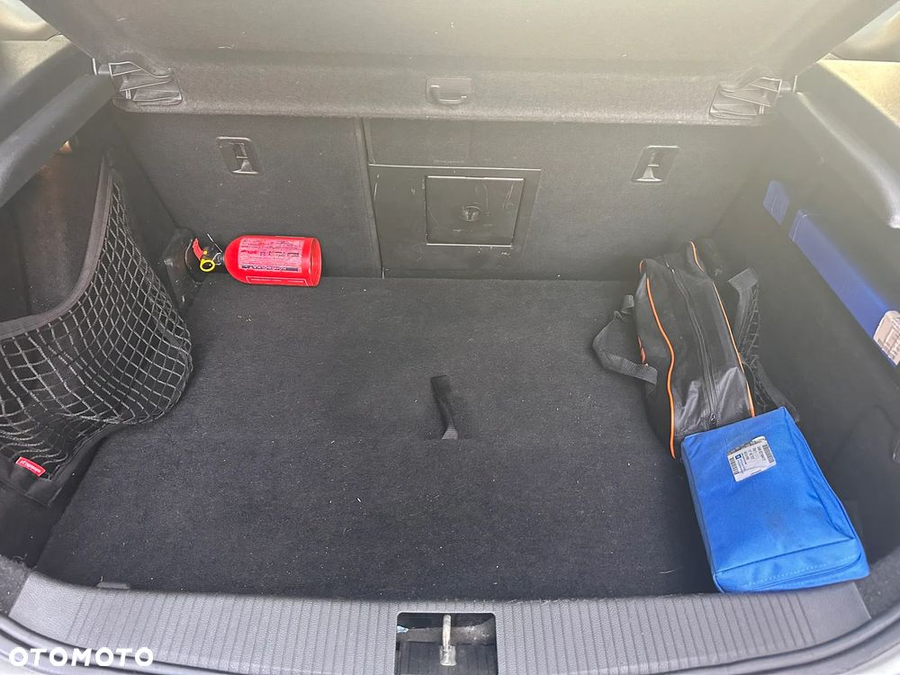 Opel Astra 1.6 Turbo Cosmo - 6