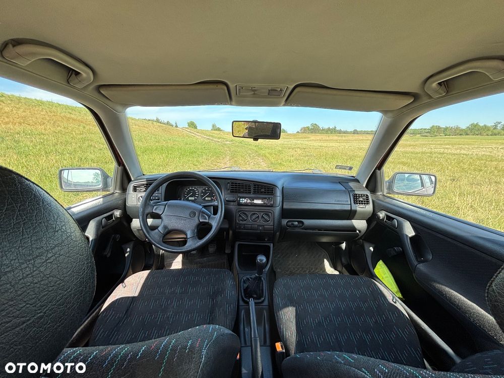 Volkswagen Golf 1.8 CL - 7