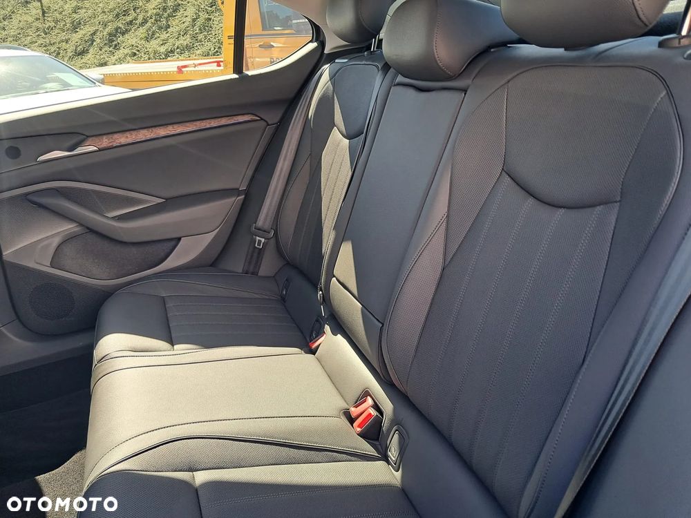 Skoda Superb 2.0 TSI L&K DSG - 35