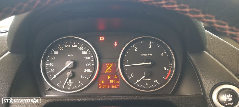 BMW X1 18 d xDrive - 13