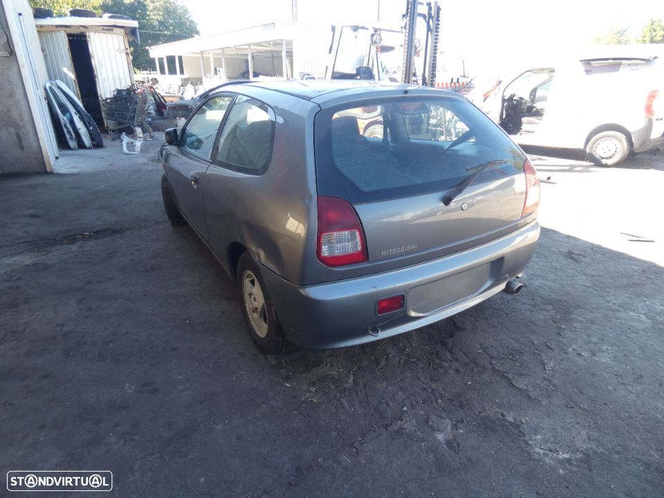 Mitsubishi Colt de 1999 - 1