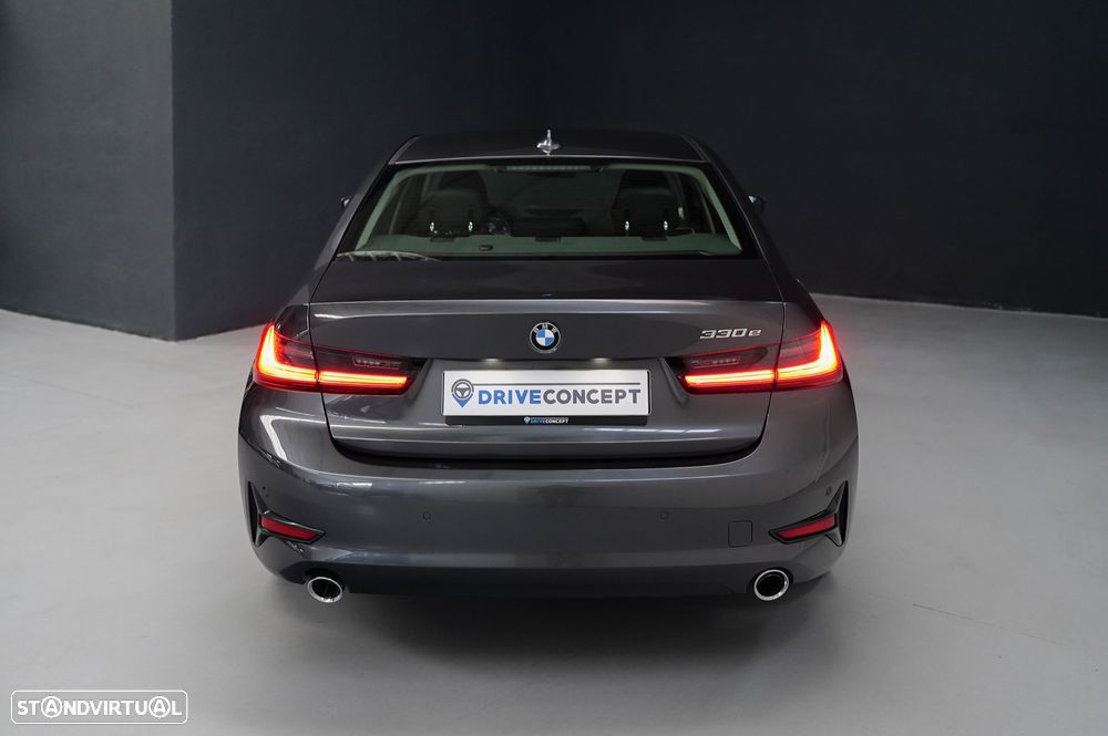 BMW 330 e Corporate Edition Auto - 17