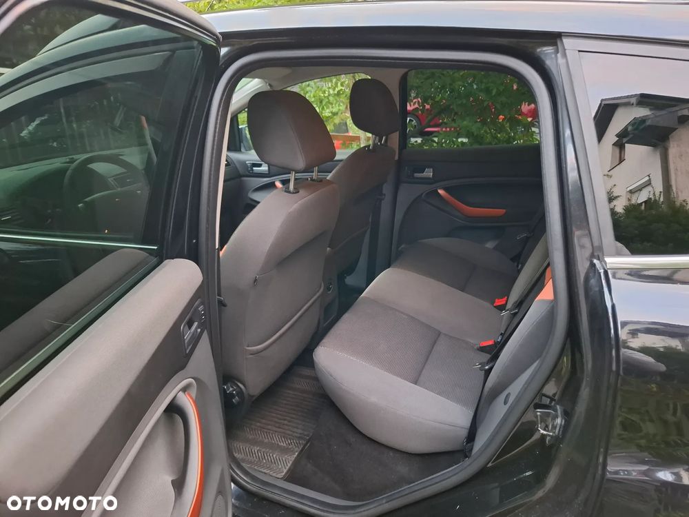 Ford Kuga 2.0 TDCi Titanium - 9