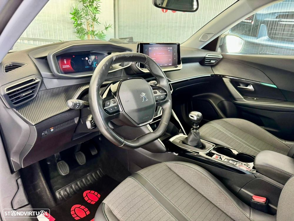 Peugeot 2008 1.2 PureTech Allure - 8
