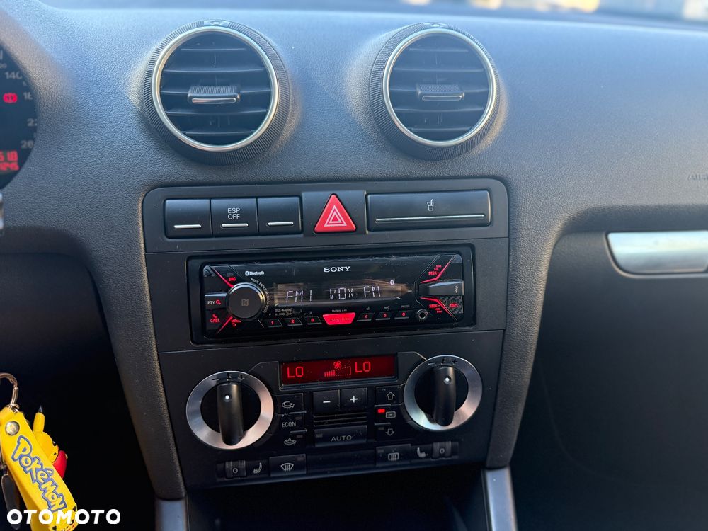 Audi A3 3-drzwiowe 1.6 FSI Ambiente - 12