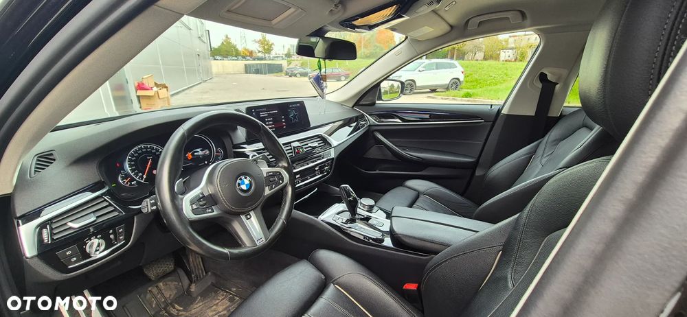 BMW Seria 5 520d Sport Line - 27