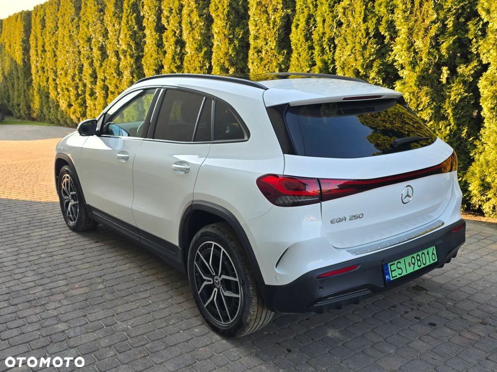 Mercedes-Benz EQA - 3