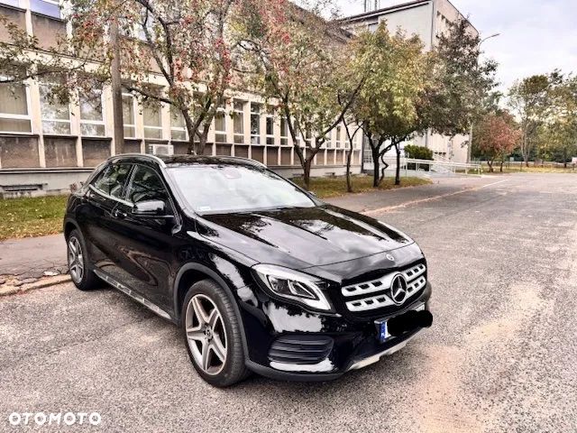 Mercedes-Benz GLA 180 7G-DCT AMG Line - 1