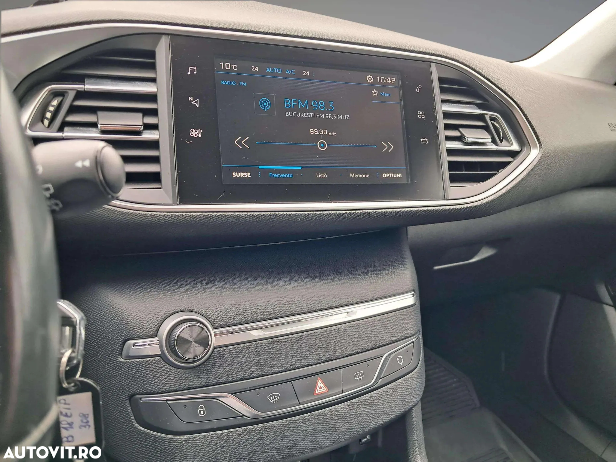 Peugeot 308 1.2 L PureTech Turbo Active - 17