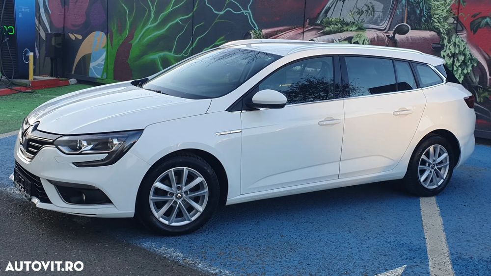 Renault Megane BLUE dCi 115 Techno - 11