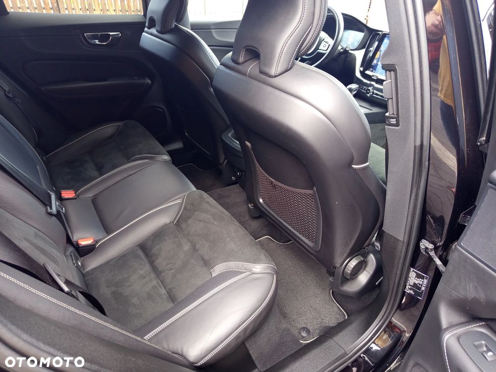 Volvo XC 60 D4 R-Design - 22