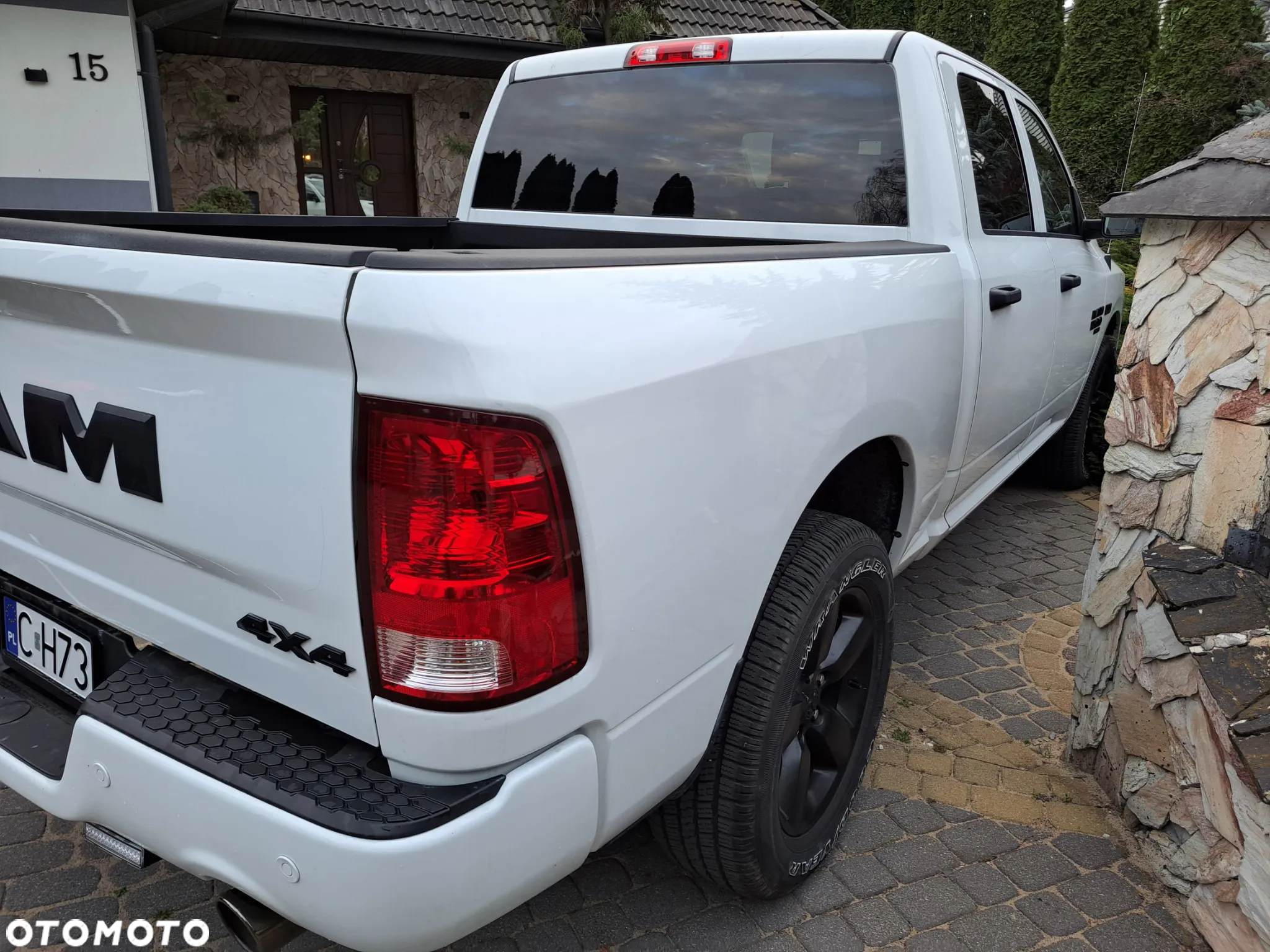 Dodge RAM 1500 5.7 4x4 - 5