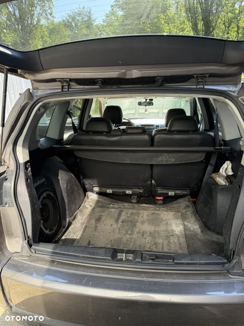 Mitsubishi Outlander - 4