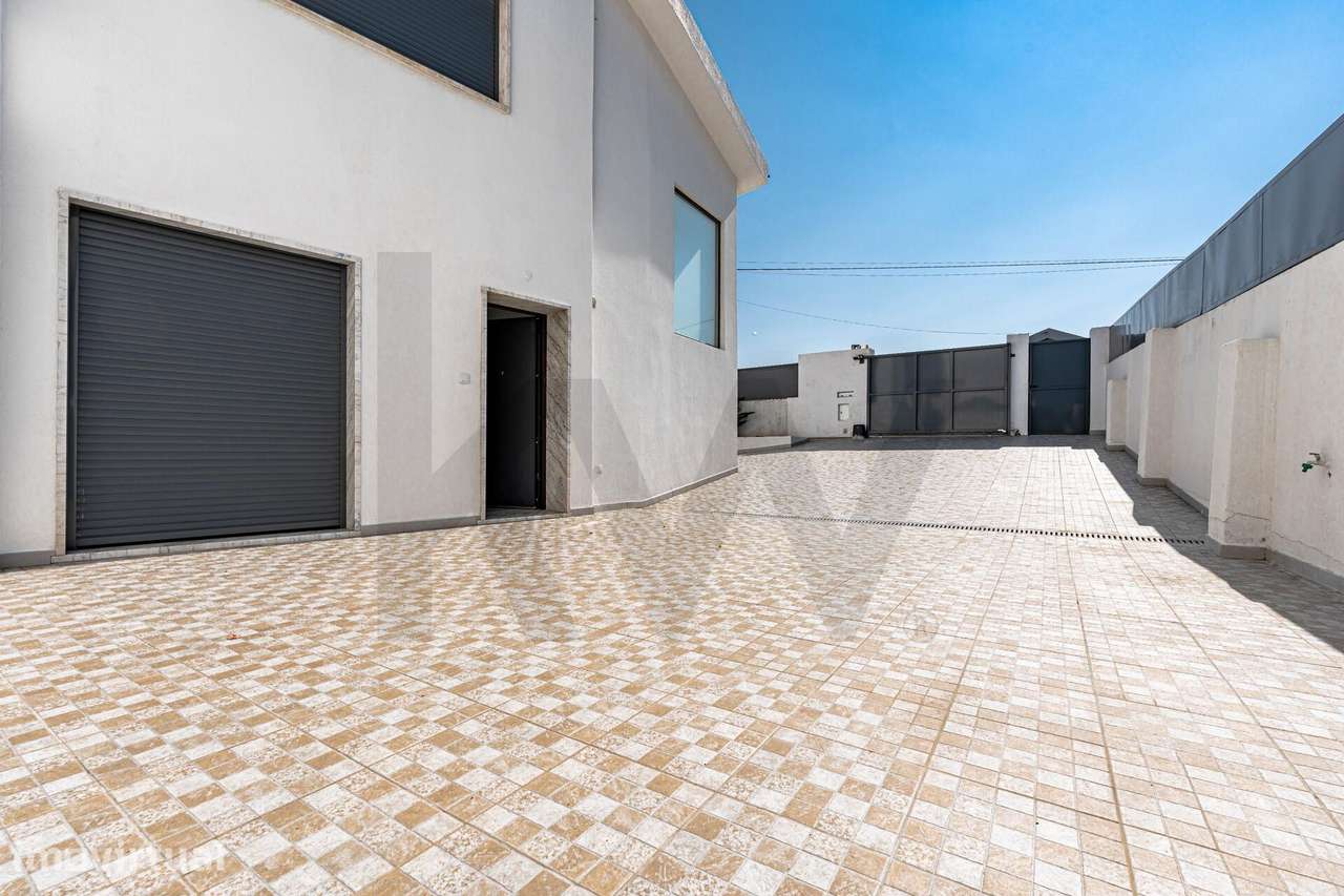 Moradia T5 isolada para Venda 200 m2 em 2 pisos Lote de 650 m2 renovad - Grande imagem: 5/60