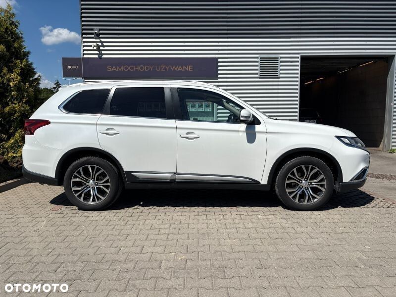 Mitsubishi Outlander 2.0 Instyle + 4WD CVT - 21