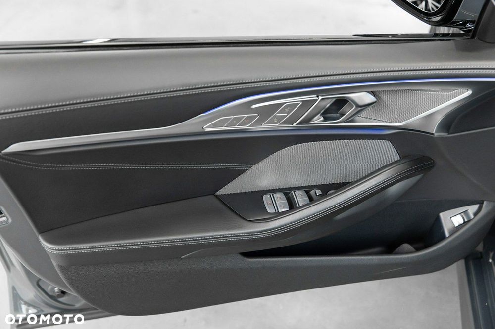 BMW M8 Standard - 28