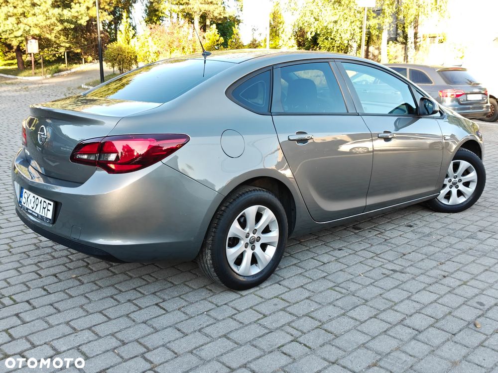 Opel Astra 1.6 Cosmo - 22