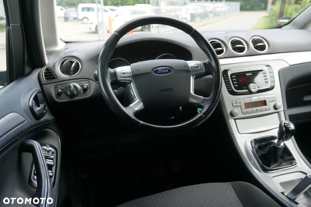 Ford Galaxy 2.0 TDCi Ambiente - 12