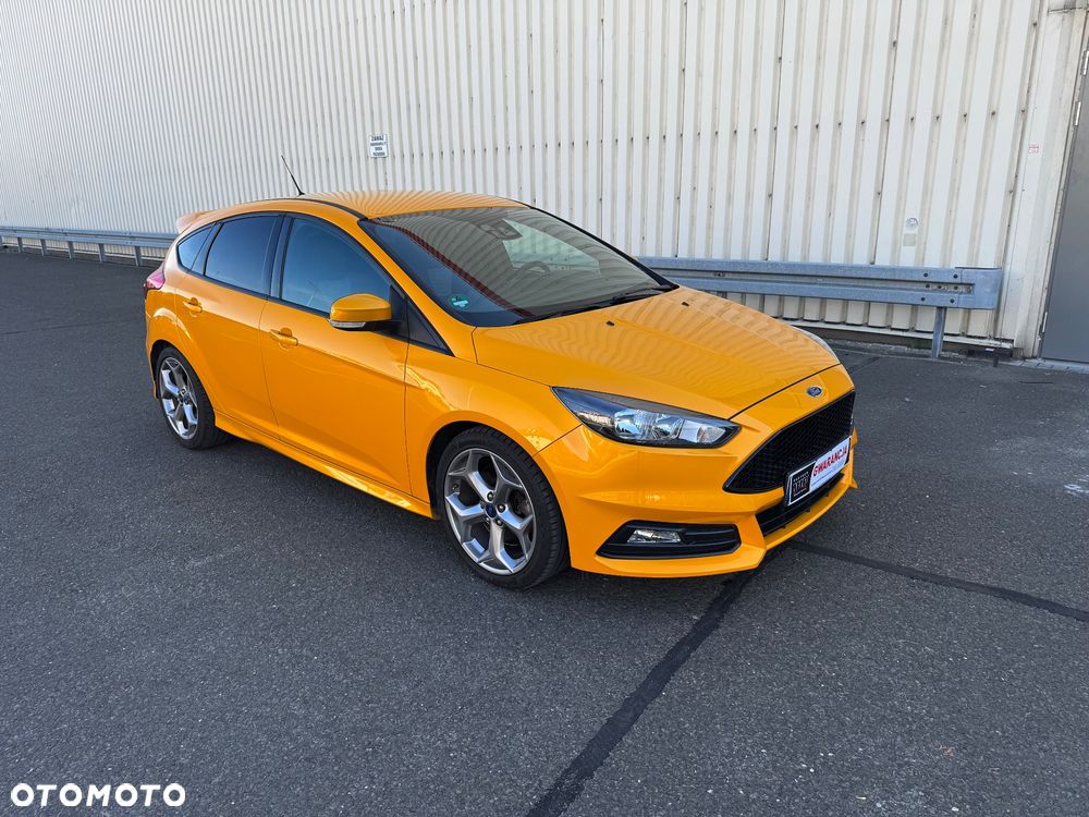 Ford Focus ST - 10