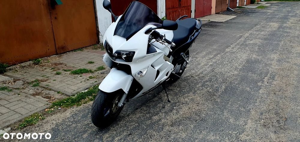 Honda VFR - 3
