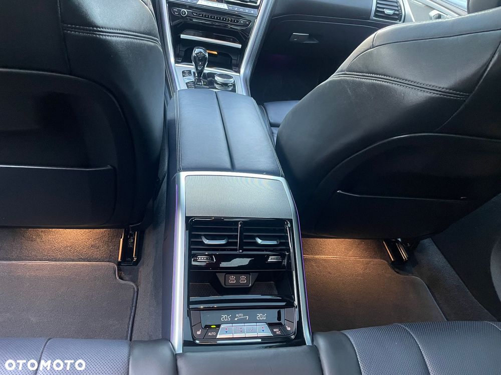 BMW Seria 8 - 19