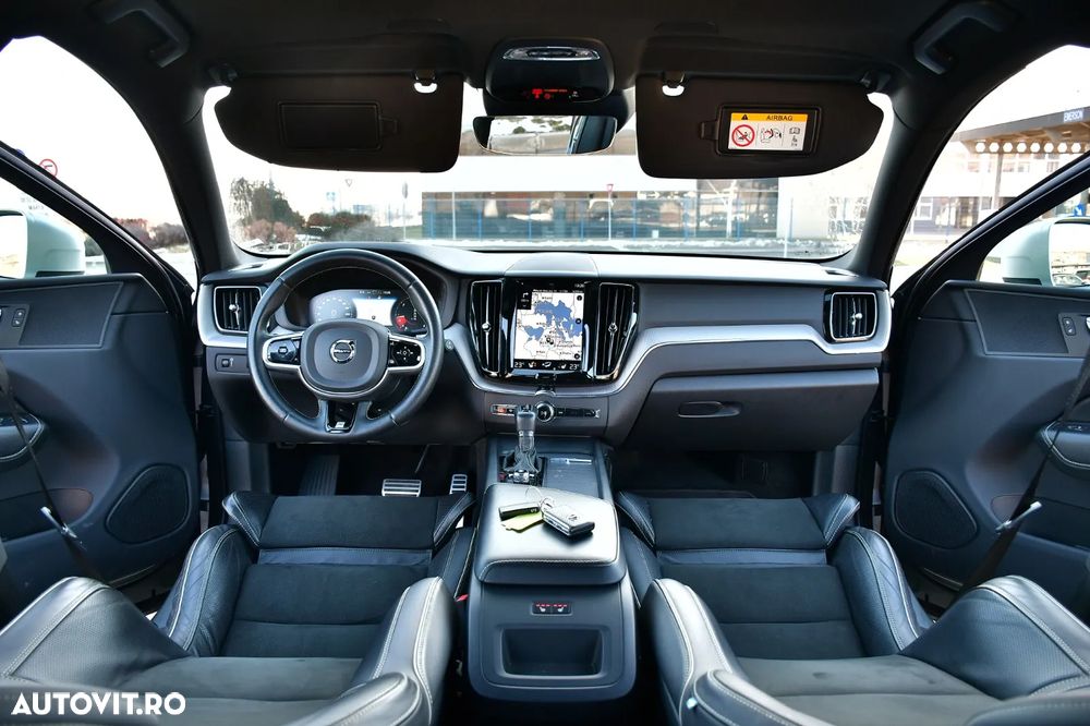 Volvo XC 60 D4 AWD R-Design - 17