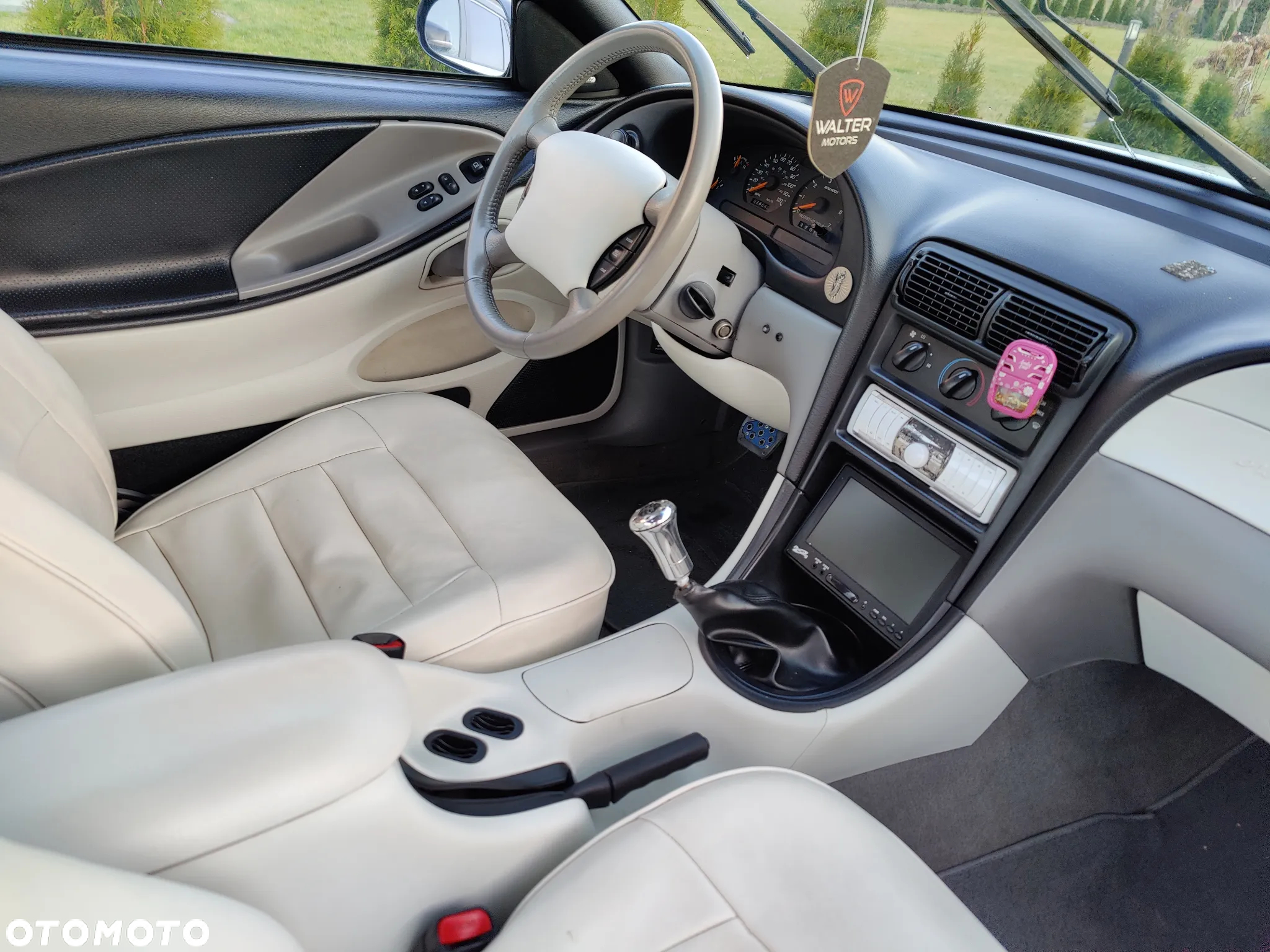Ford Mustang 3.8 V6 - 8