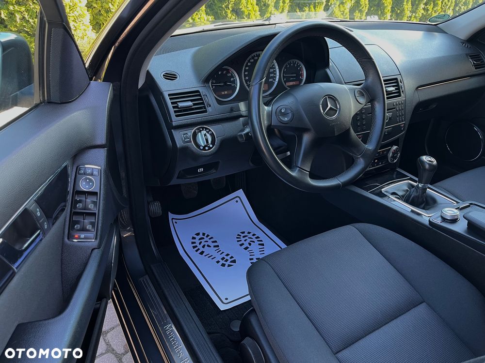 Mercedes-Benz Klasa C 180 Kompressor BlueEFFICIENCY - 19