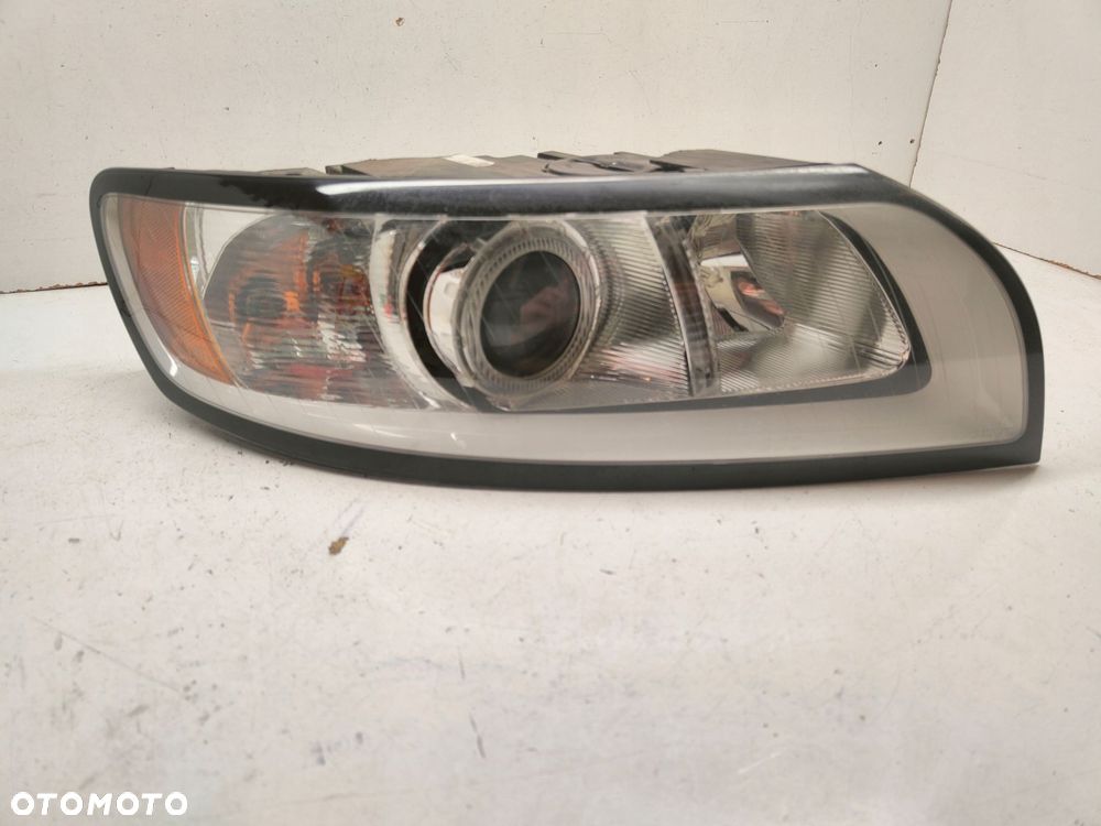 volvo s40 v50 zw lampa prawy przód 31265695 - 1