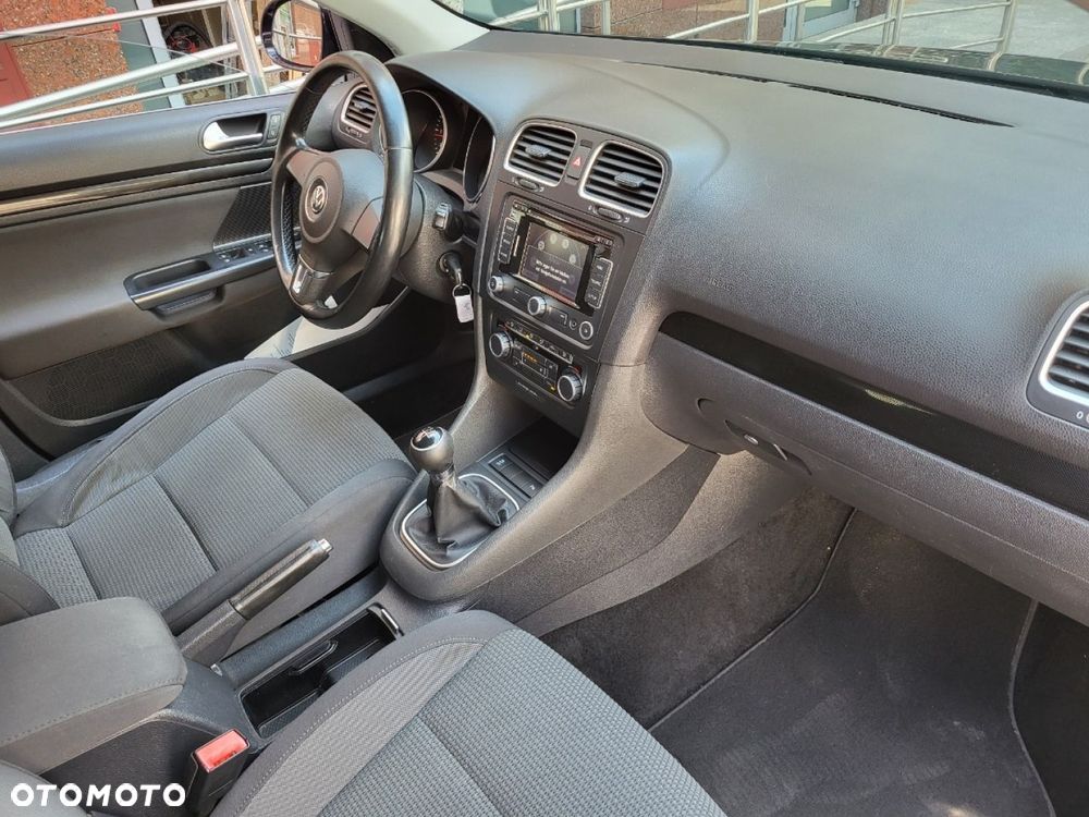 Volkswagen Golf - 22