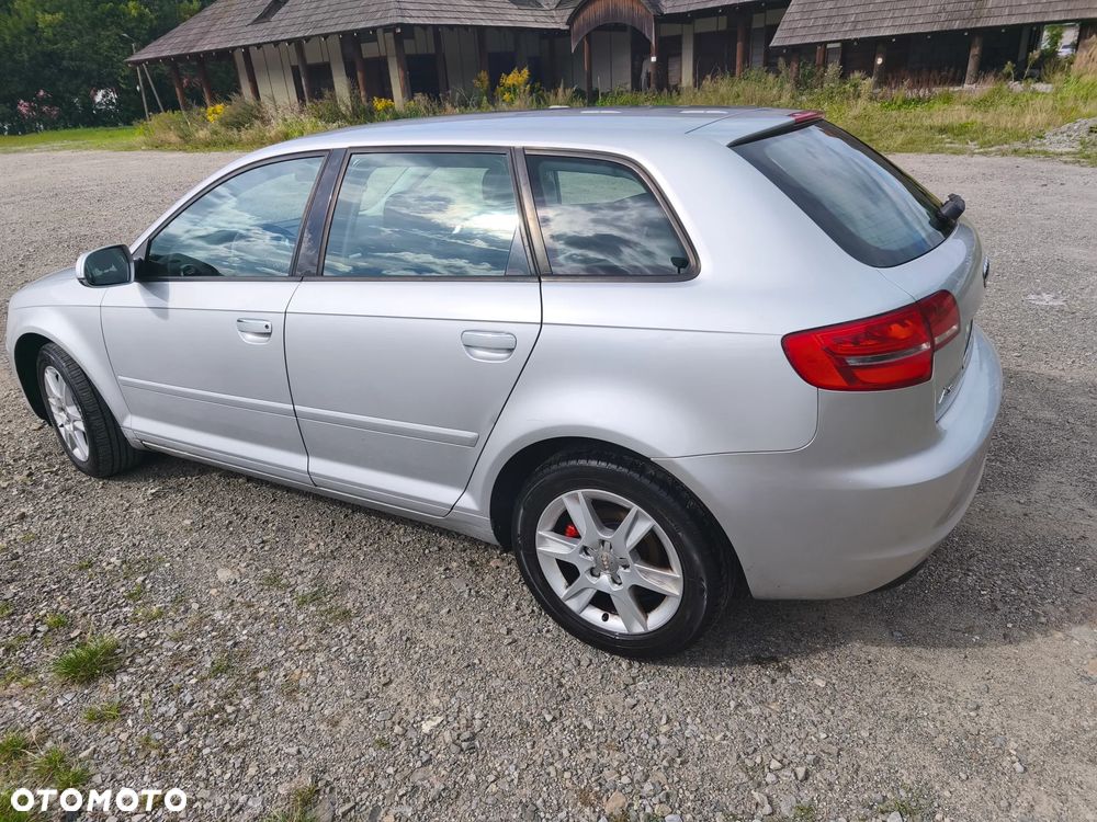 Audi A3 Sportback 1.6 TDI DPF Attraction - 2