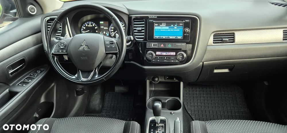 Mitsubishi Outlander 2.0 Intense + 4WD CVT - 30