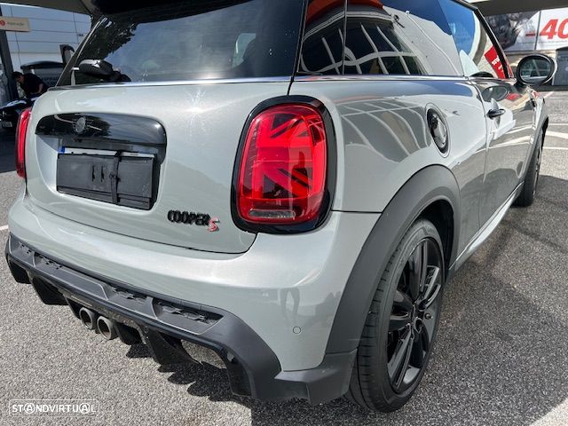 MINI 3 Portas Cooper S Premium P. JCW Auto - 32