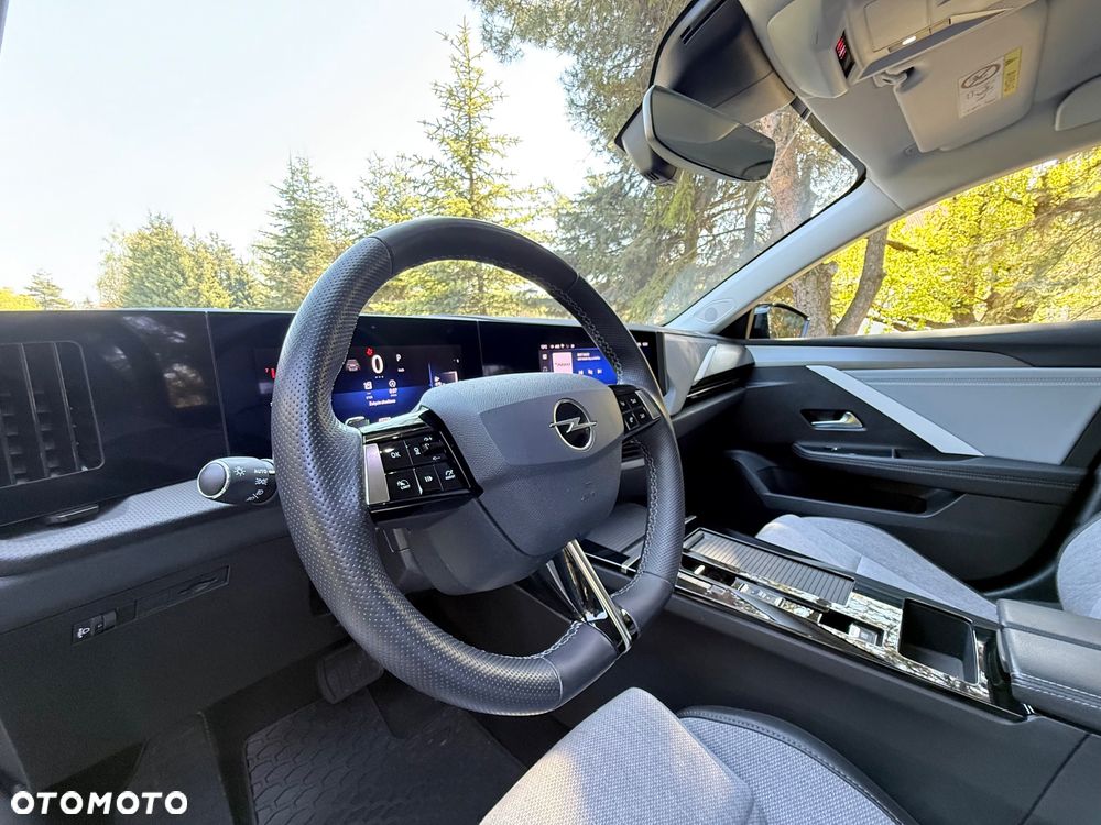 Opel Astra 1.2 T Elegance S&S - 18