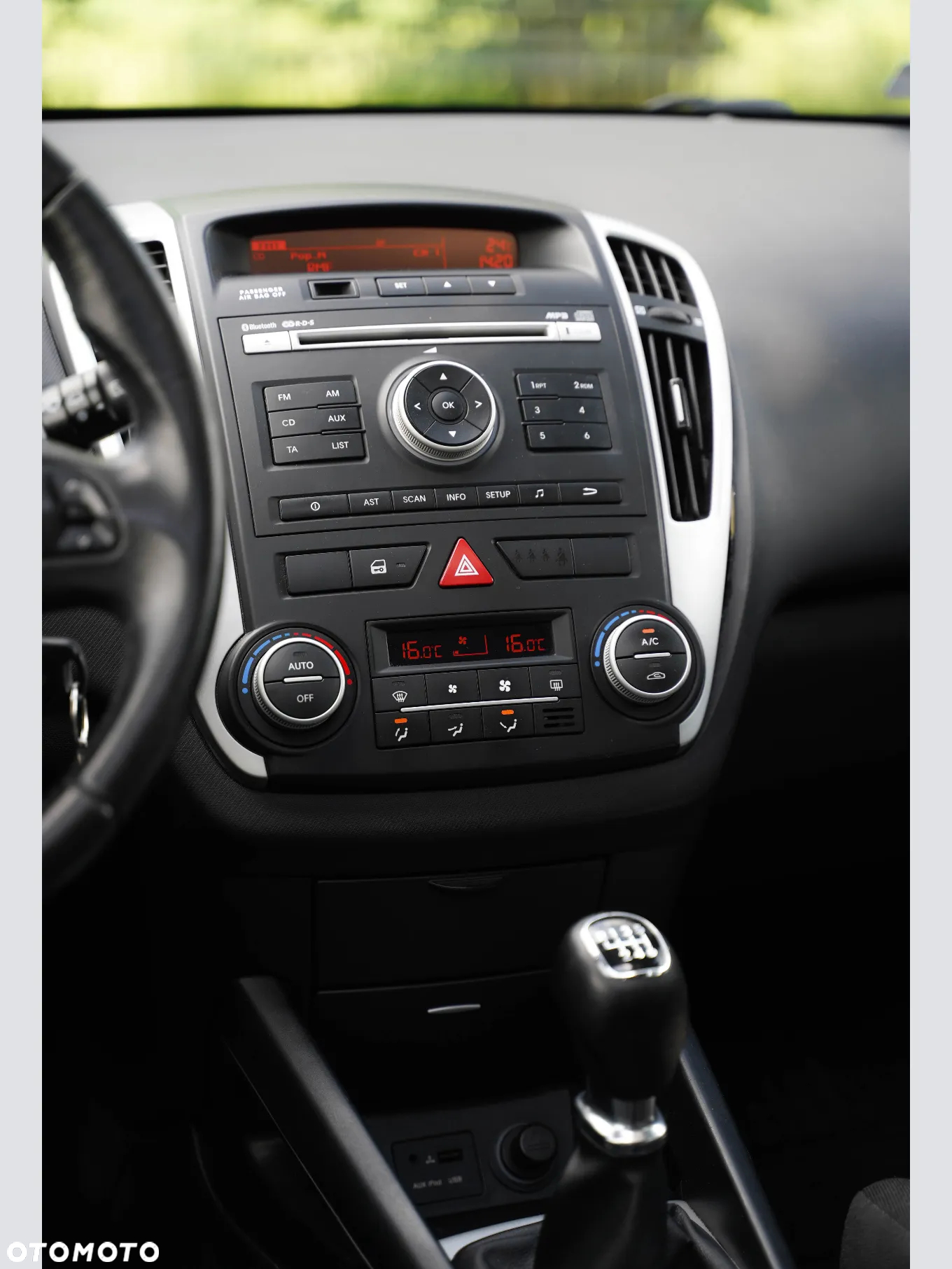 Kia ProCeed - 24