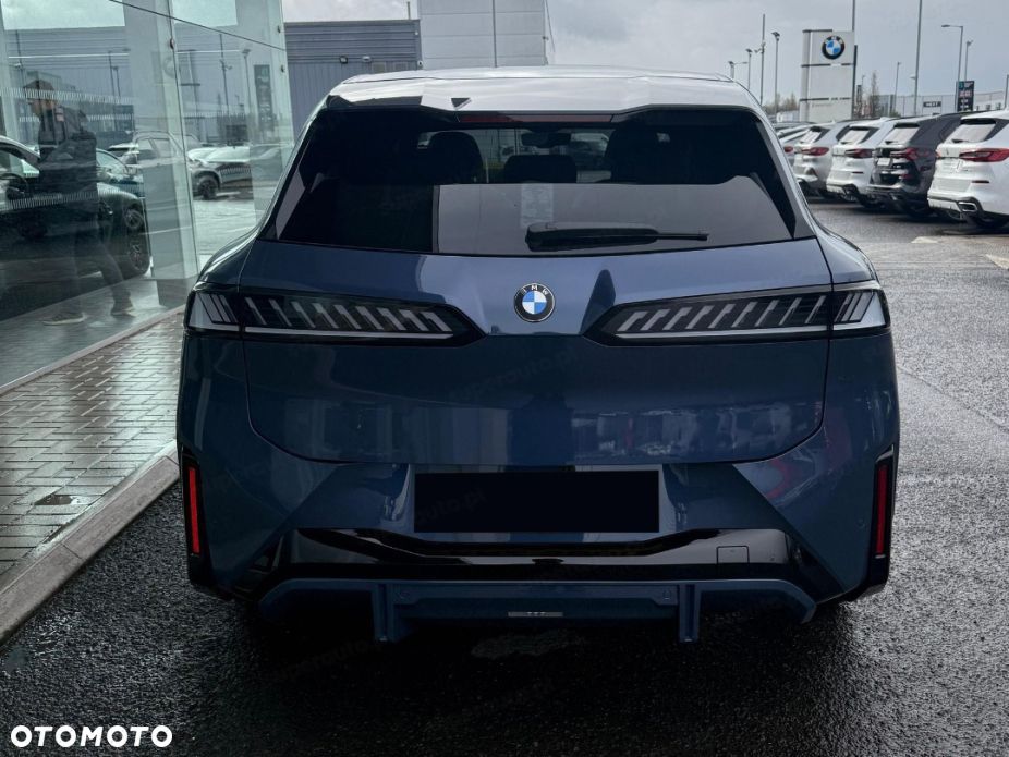 BMW iX3 - 4