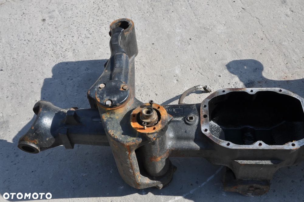 OBUDOWA MOSTU WAHACZ MASSEY FERGUSON 7480 6480 6485 - 4