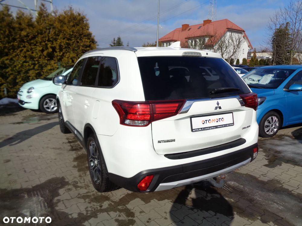 Mitsubishi Outlander 2.0 2WD Diamant Edition - 3