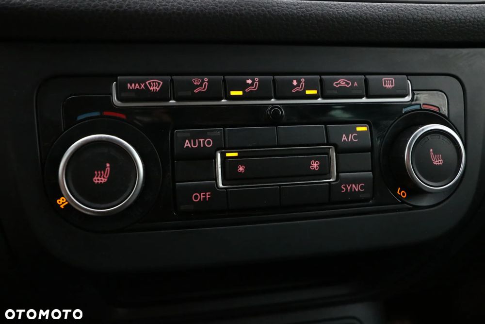 Volkswagen Golf Plus 1.6 TDI Highline - 34