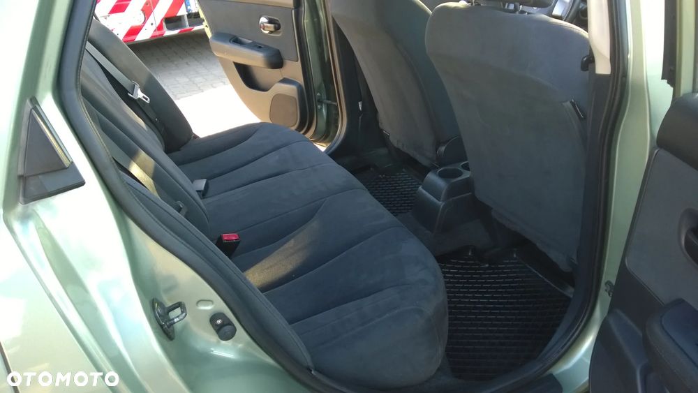 Nissan Tiida 1.6 Tekna - 11