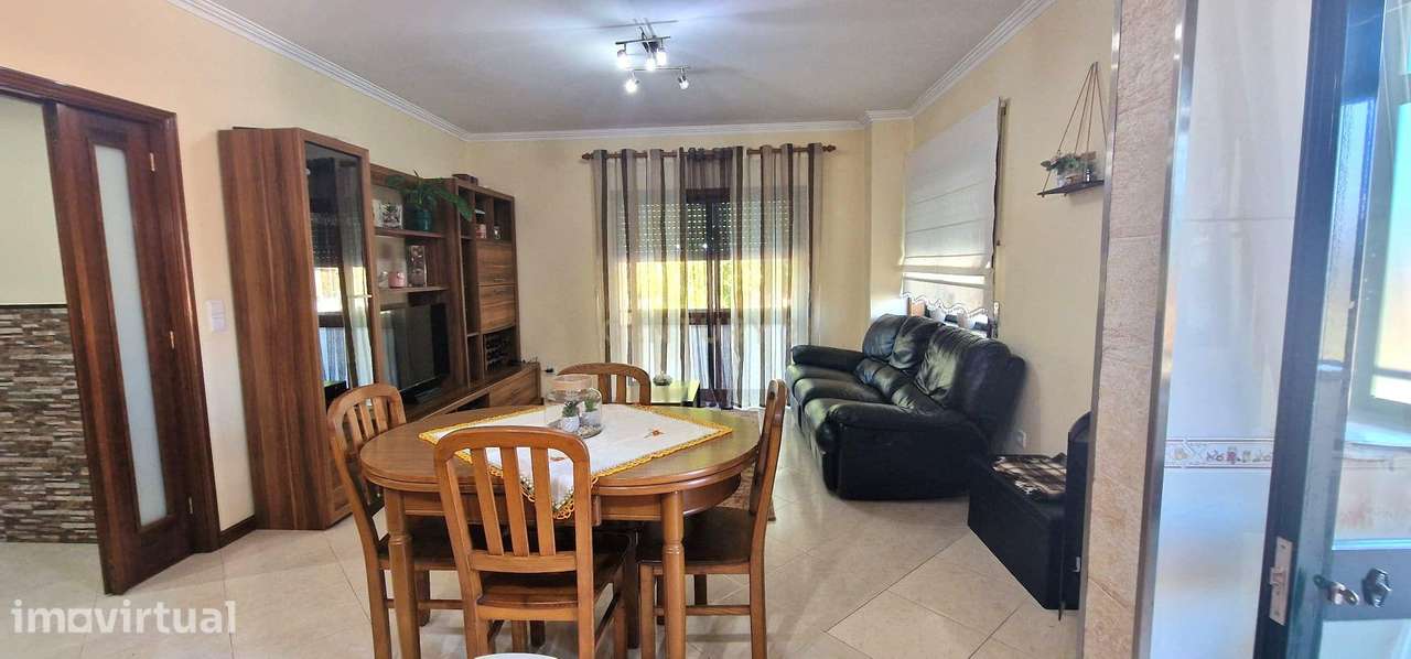 Apartamento T2 - Sta. Maria de Lamas - Grande imagem: 4/13