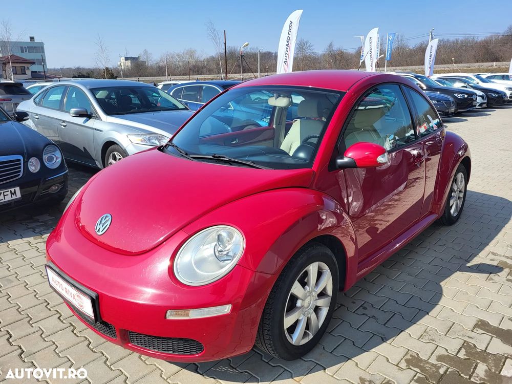 Volkswagen New Beetle - 2