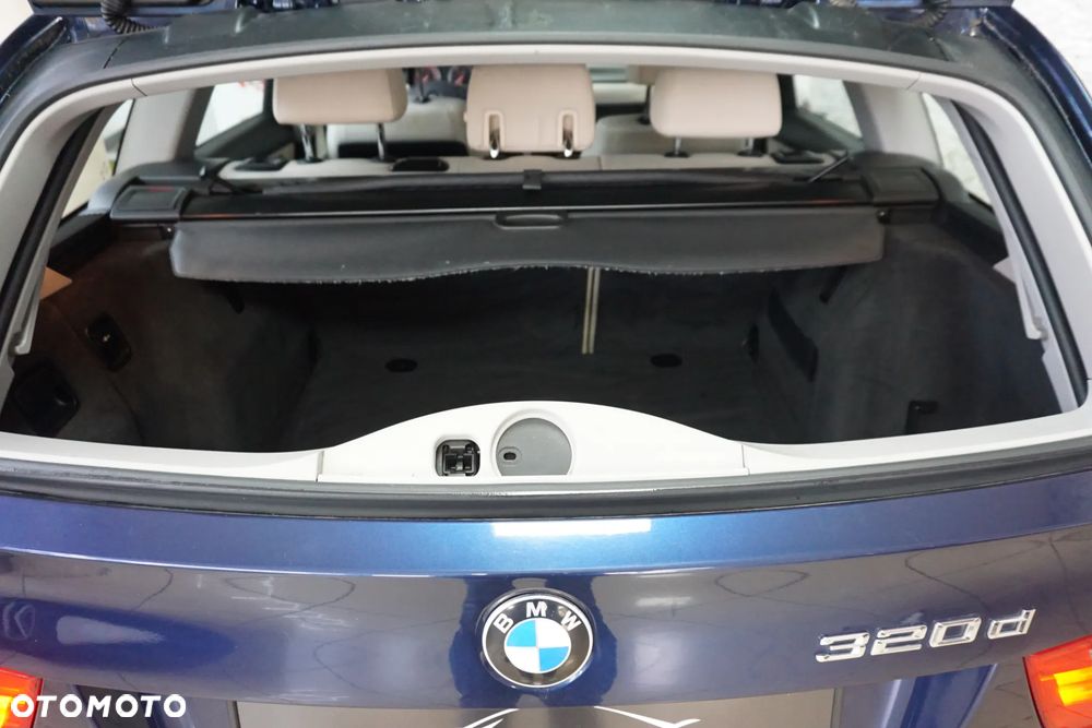 BMW Seria 3 320d xDrive - 19