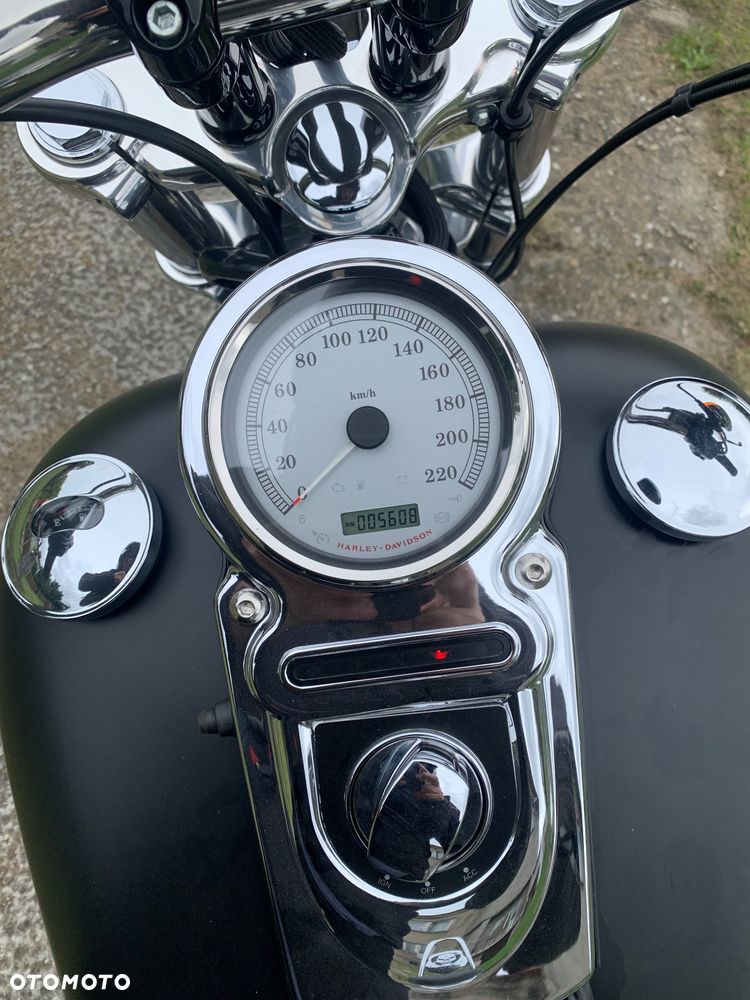 Harley-Davidson Dyna Fat Bob - 6