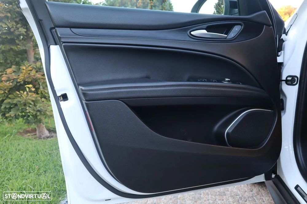 Alfa Romeo Stelvio 2.2 D AT8 - 14