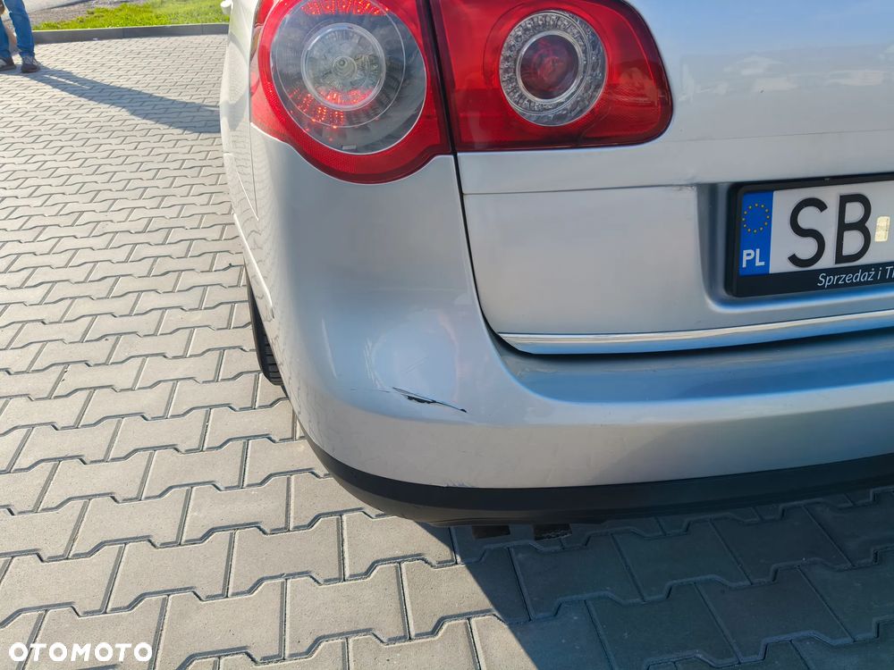 Volkswagen Passat 1.9 TDI Highline - 9