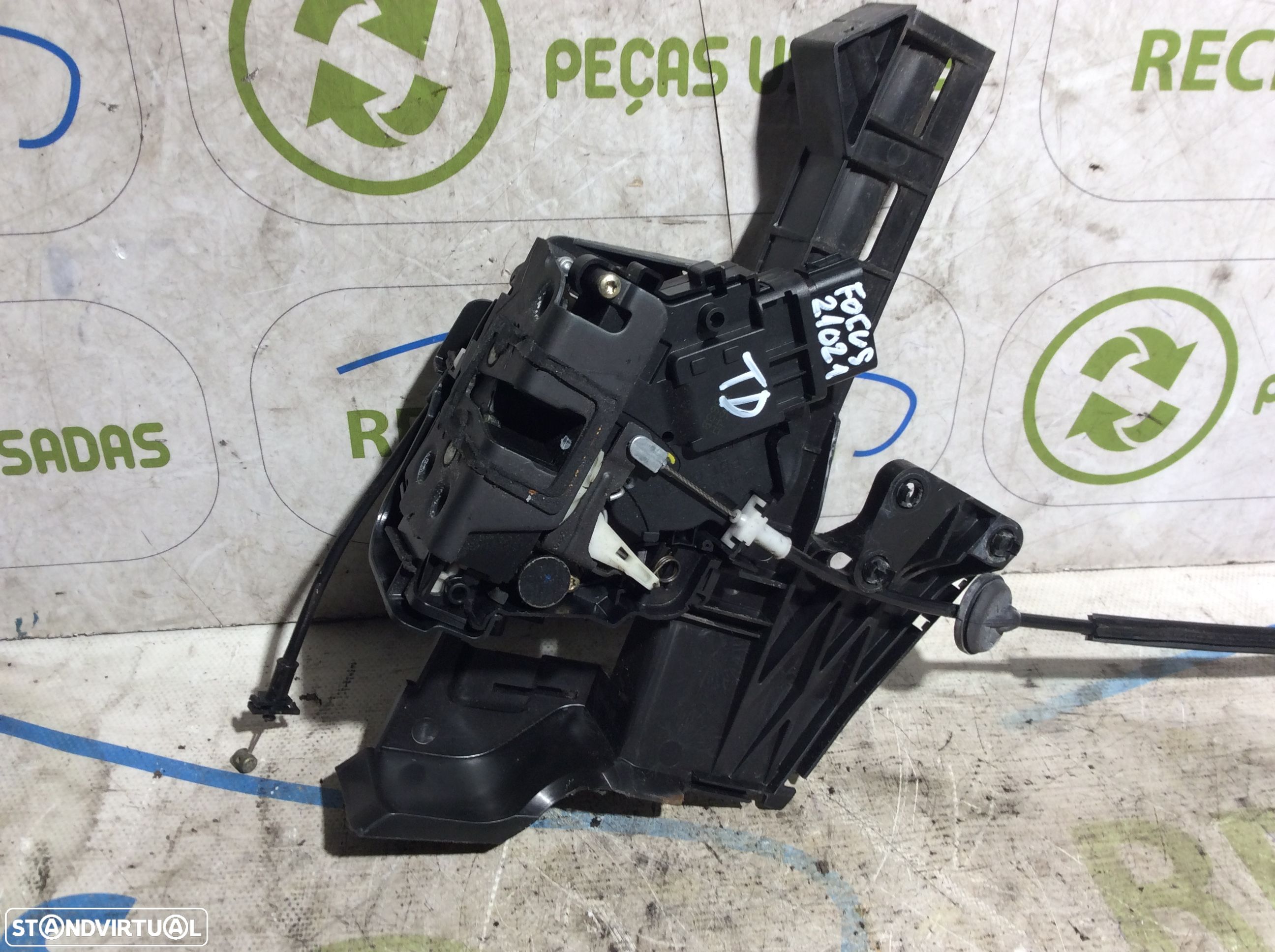 Fecho da porta trás direita Ford Focus - 1