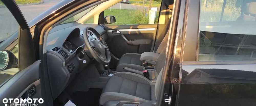 Volkswagen Touran 2.0 TDI DPF DSG STYLE - 5
